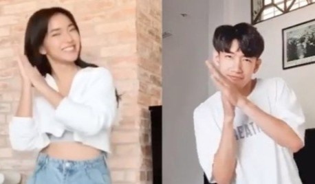 Chau Bui, Quang Dang nhay 'Ghen co Vy' phien ban tieng Anh hinh anh