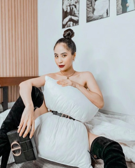 Tran Thanh pillow challenge anh 5