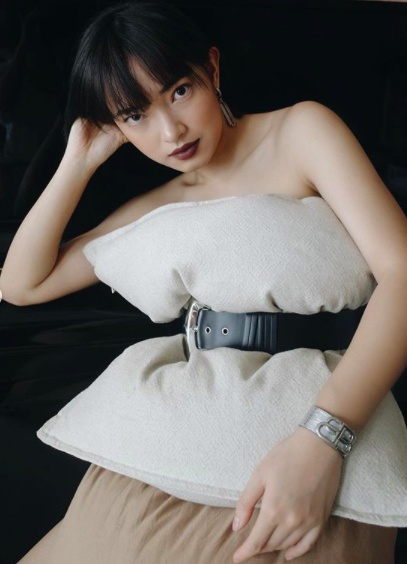 Tran Thanh pillow challenge anh 6