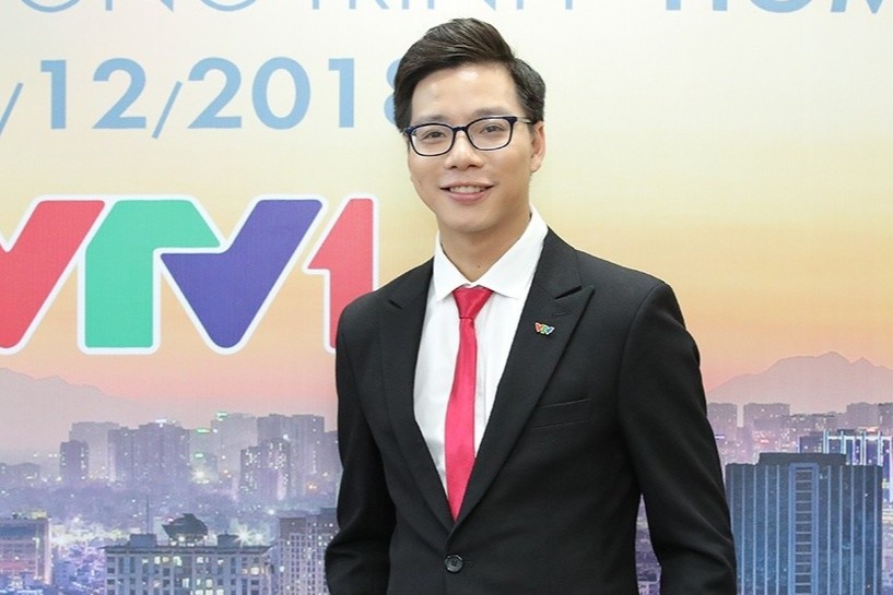 BTV Thoi su Hoang Duong: ‘Dung hinh anh de lam giau la khon ngoan’ hinh anh