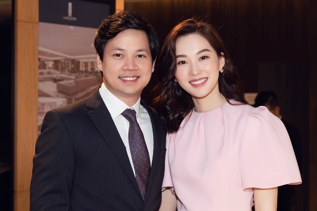 Nhung hoa hau, a hau som len xe hoa sau khi gianh danh hieu hinh anh