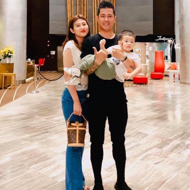 hon nhan cua cau thu nguoi mau anh 12