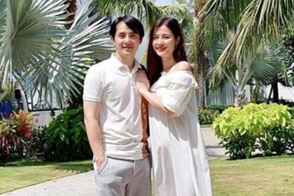 Dong Nhi khoe anh lo ro bung bau khi du lich cung Ong Cao Thang hinh anh