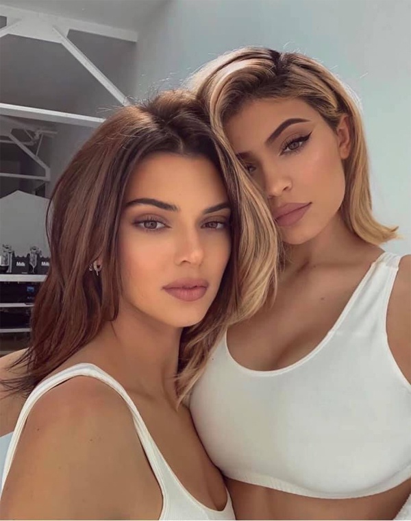 2 chi em nha Jenner anh 5