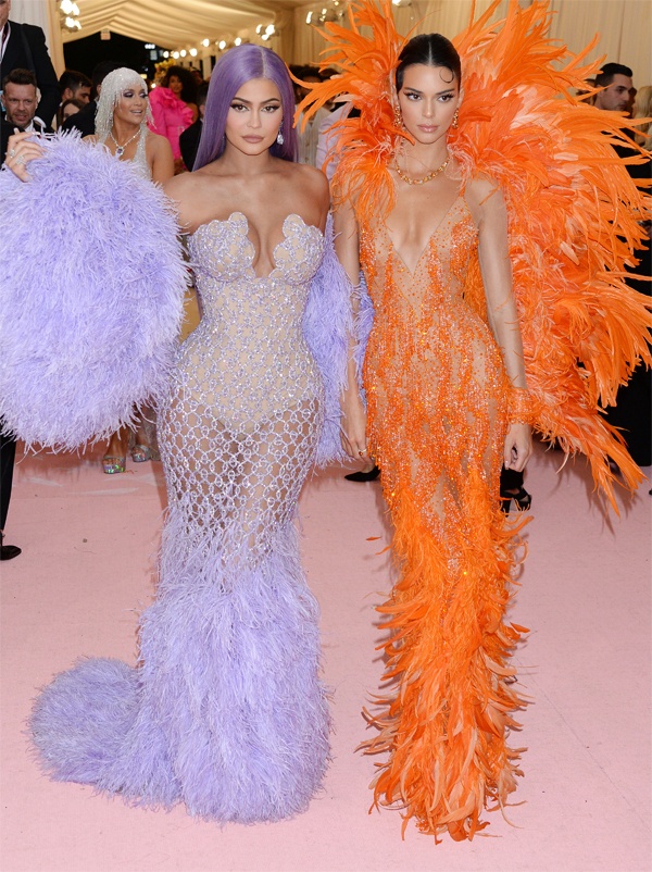 2 chi em nha Jenner anh 6