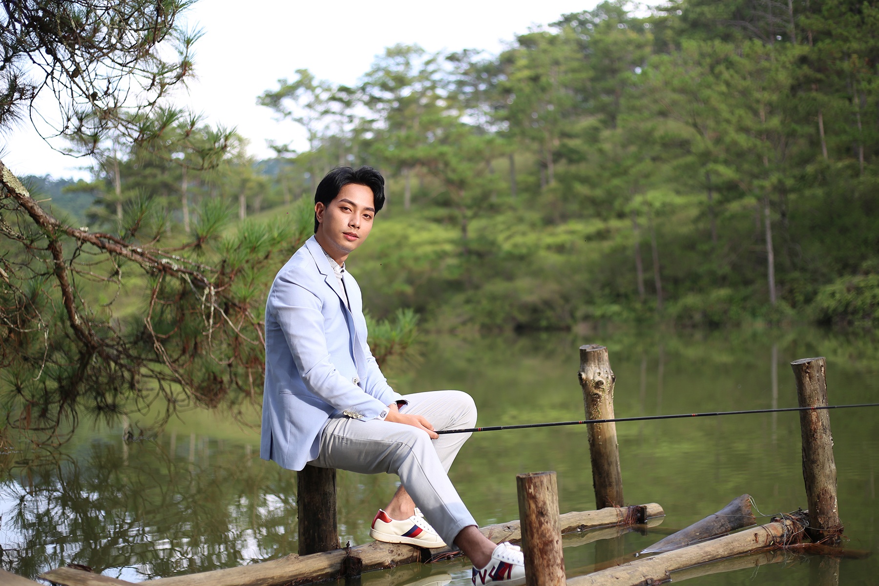 hot boy banh gio anh 2