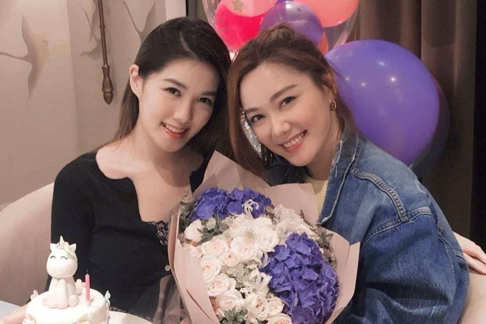 Cap chi em noi tieng la chau gai cua tai tu 'Thien long bat bo' hinh anh