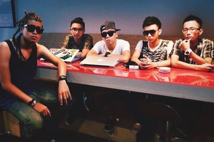 Hoang Touliver va nhom anh em underground 8 nam truoc hinh anh