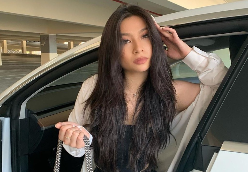 Con gai dien vien Ly Huong theo duoi phong cach goi cam o tuoi 18 hinh anh