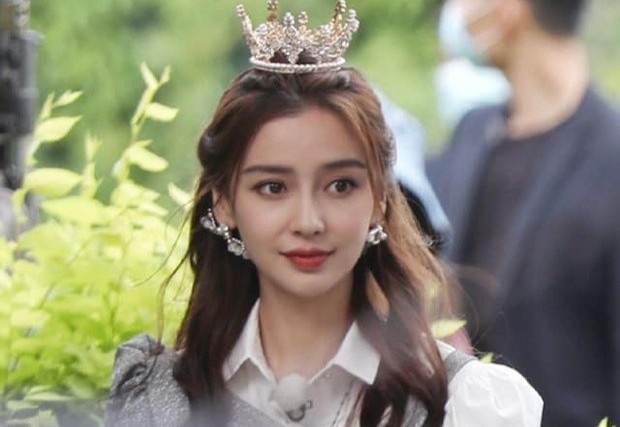 Anh hau truong thu hut cua Angelababy hinh anh