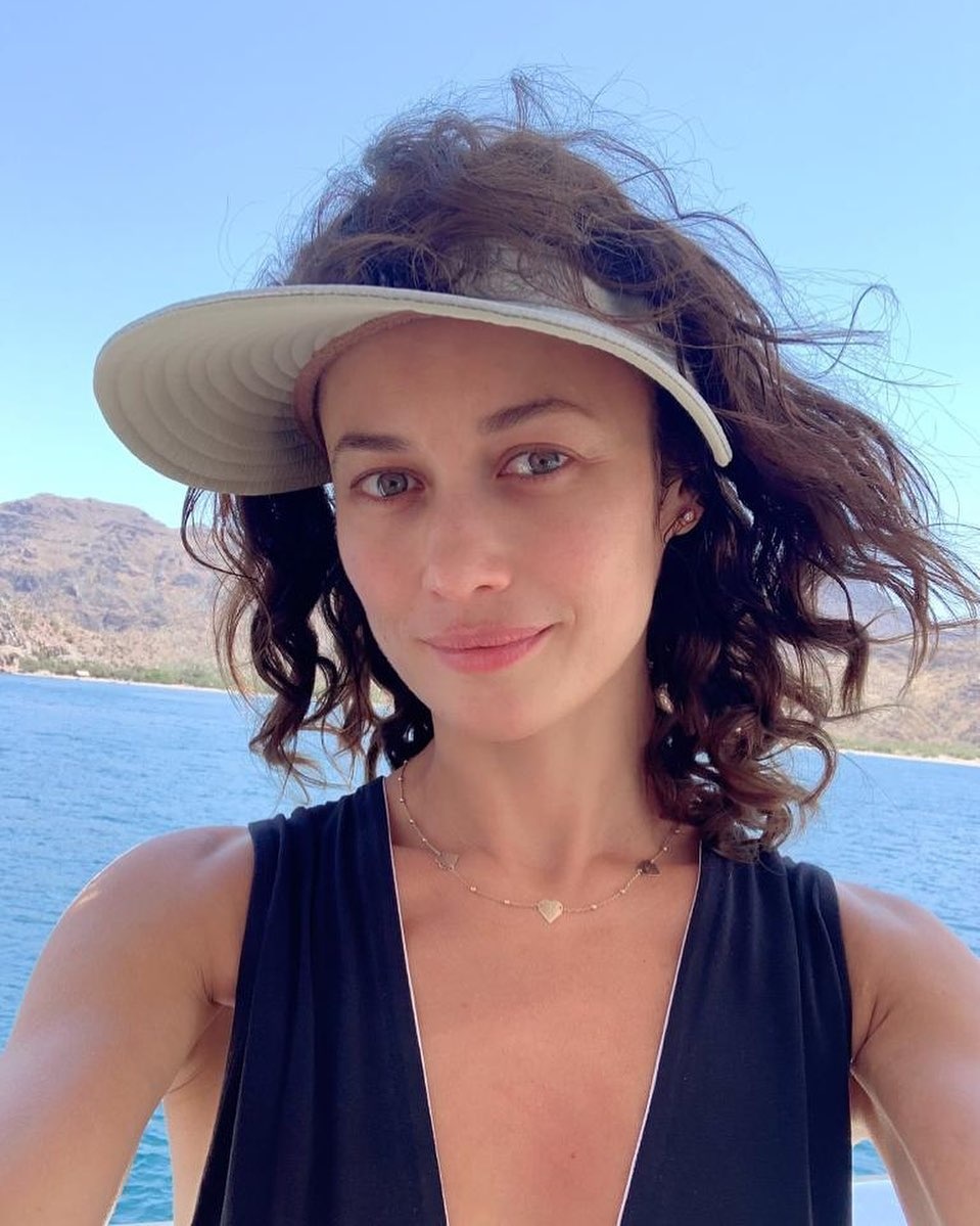 Bond girl khoi Covid-19 anh 4