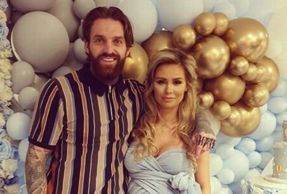 Ngoi sao truyen hinh Anh chia tay ban gai sau khi don con dau long hinh anh