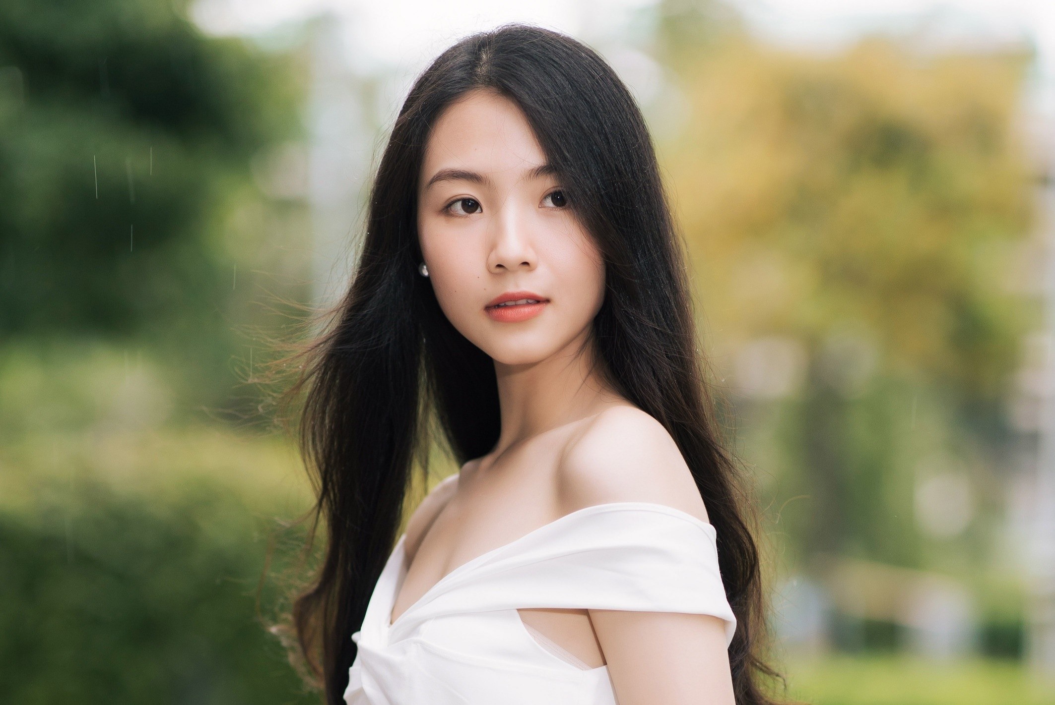 Nhan sac hot girl 10X du thi Hoa hau Viet Nam hinh anh