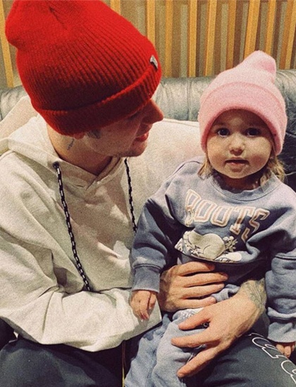 em gai Justin Bieber anh 1