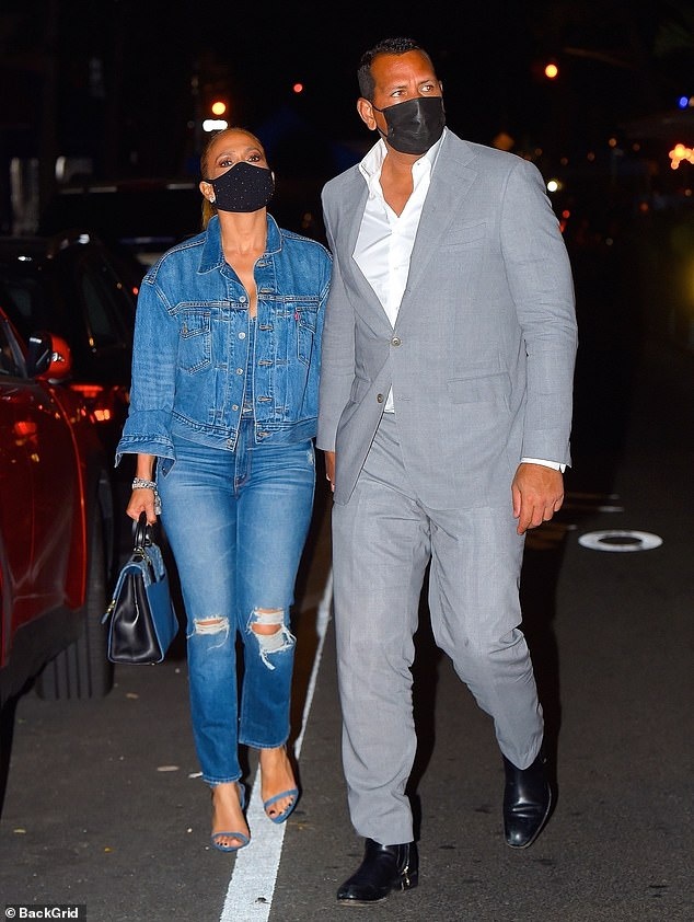 gu thời trang Jennifer Lopez ảnh 4 gu thoi trang Jennifer Lopez anh 4