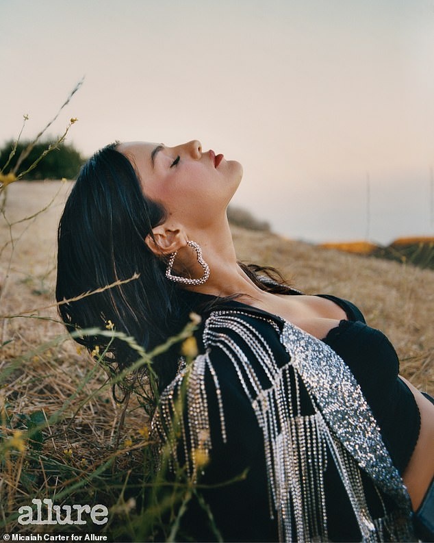 Selena Gomez gợi cảm ảnh 4 Selena Gomez goi cam anh 4