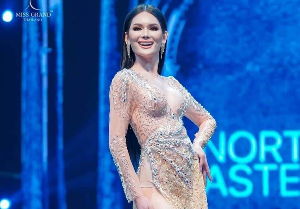 A hau Hoa binh Thai Lan trinh dien bikini theo kieu loc xoay hinh anh