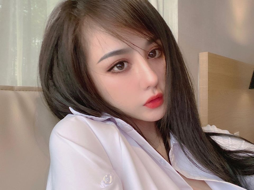 nhan sac ban gai Karik anh 2