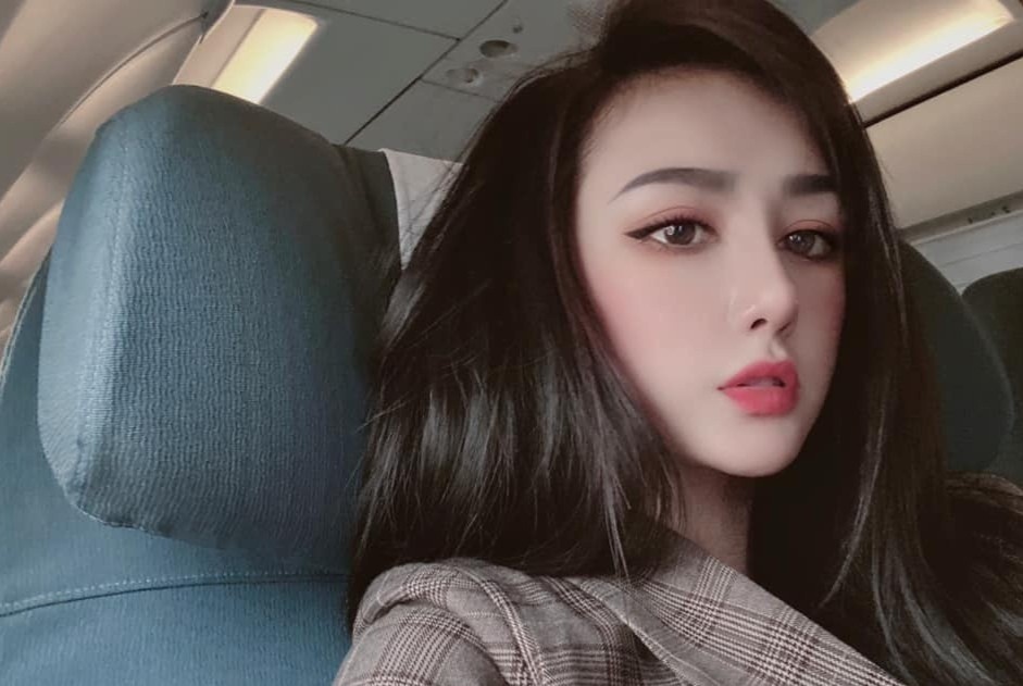 Nhan sac ban gai Karik o doi thuong va tren truyen hinh hinh anh