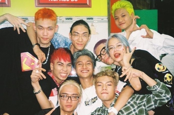 Dan thi sinh Rap Viet nhuom toc nhieu mau hinh anh