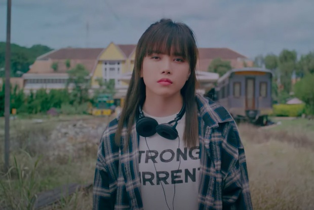 Son Tung M-TP Thieu Bao Tram anh 1