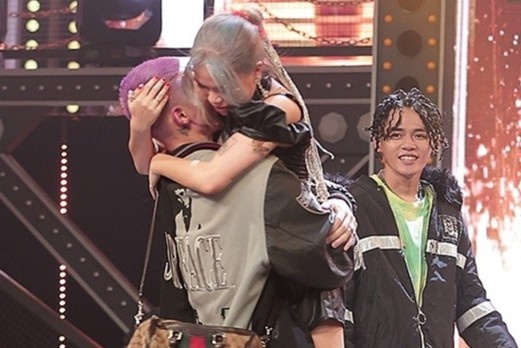 MCK goi Tlinh la vo tren song truyen hinh hinh anh