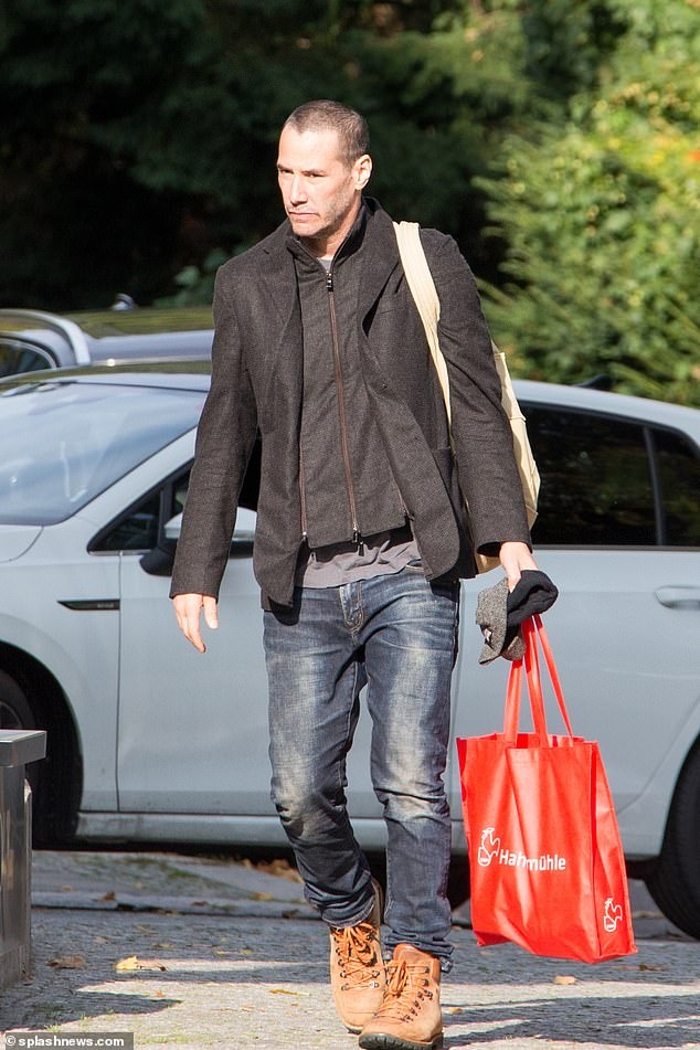 Keanu Reeves cắt tóc ảnh 4 Keanu Reeves cat toc anh 4