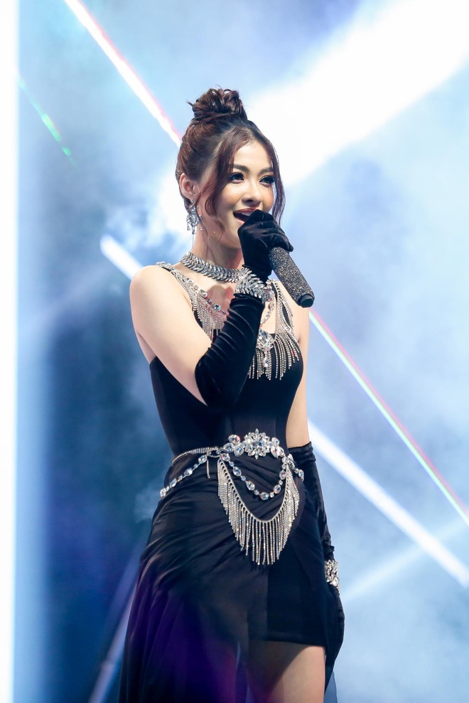 hoc van thi sinh King of Rap anh 7