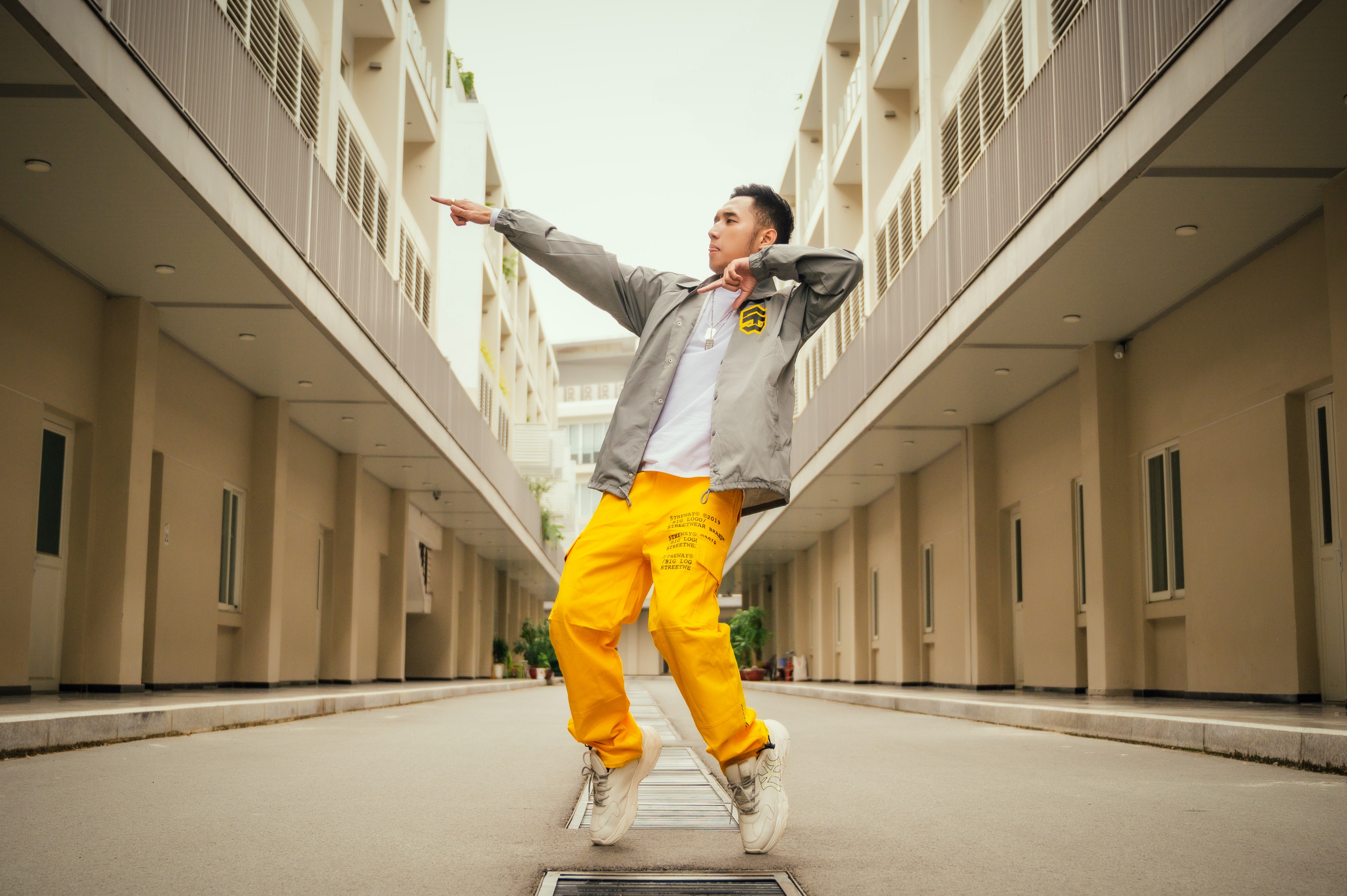 Duy Andy Rap Viet anh 2