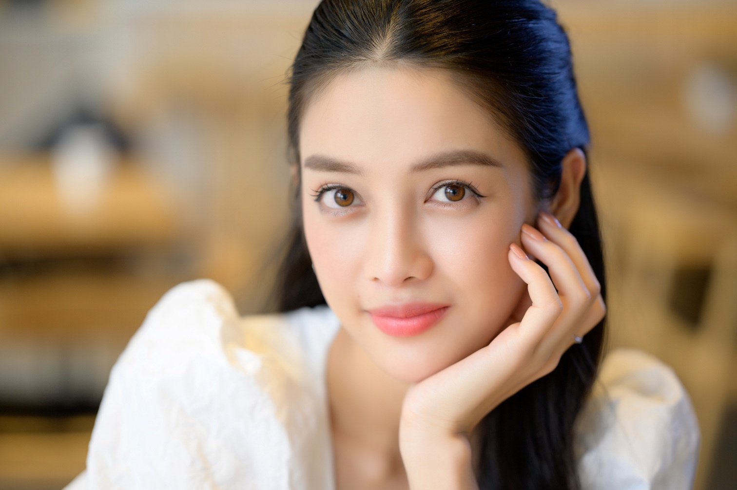 Nguoi dep vao vai Thuy Kieu: 'Toi bi ban trai phan boi' hinh anh