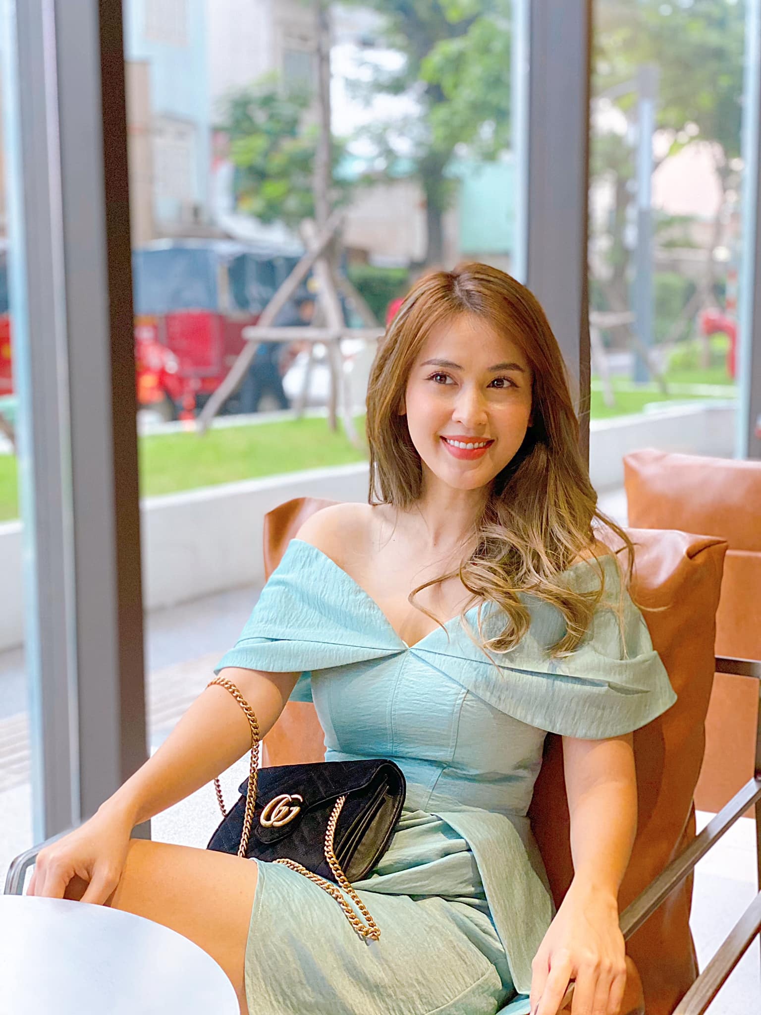 ngoai hinh dien vien Cong mat troi anh 3