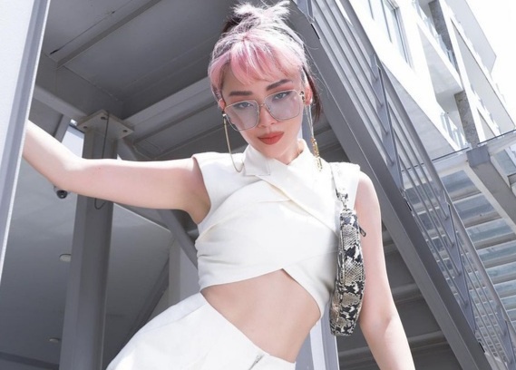 Toc Tien thich dien trang phuc ho eo hinh anh