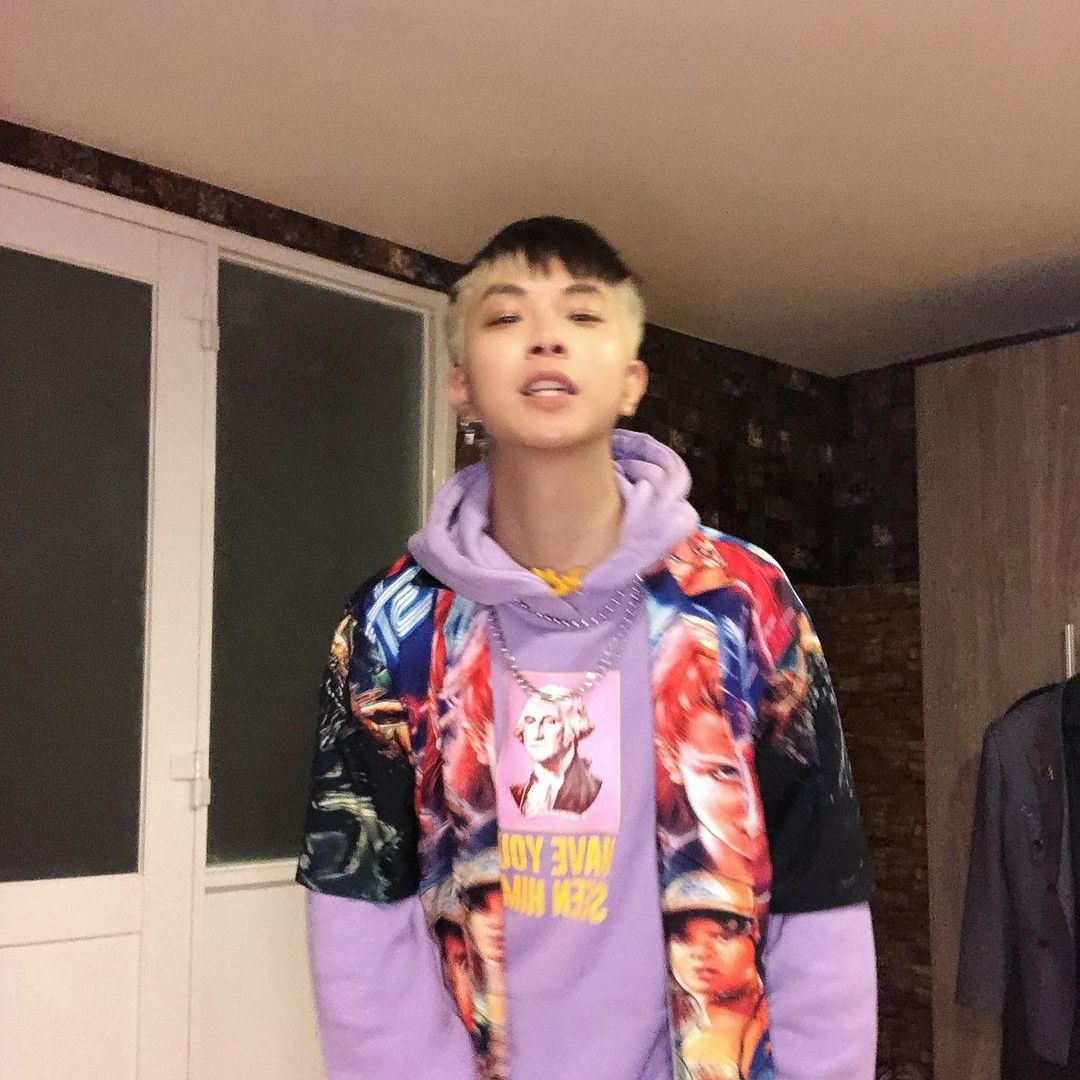 R.Tee bi to bat ca hai tay anh 1