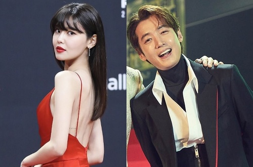 Soo Young va ban trai ne chup chung tren tham do hinh anh