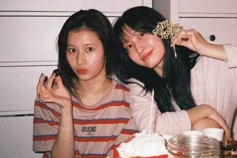Mat moc cua Sana (TWICE) hinh anh