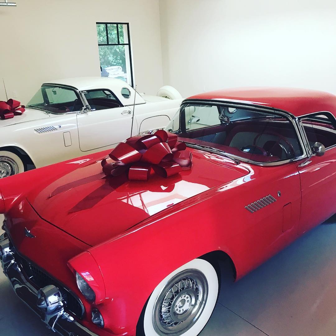 sao Hollywood chi tien mua qua anh 5