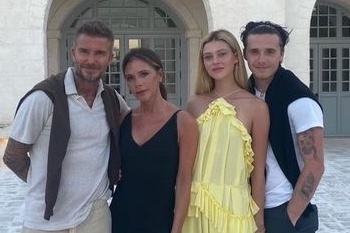 Victoria Beckham gui Nicola Peltz 'hang nghin nu hon' vao sinh nhat hinh anh