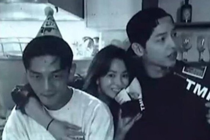 Cho ban gai vao vali va muon kieu hen ho khong giong ai cua sao Han hinh anh