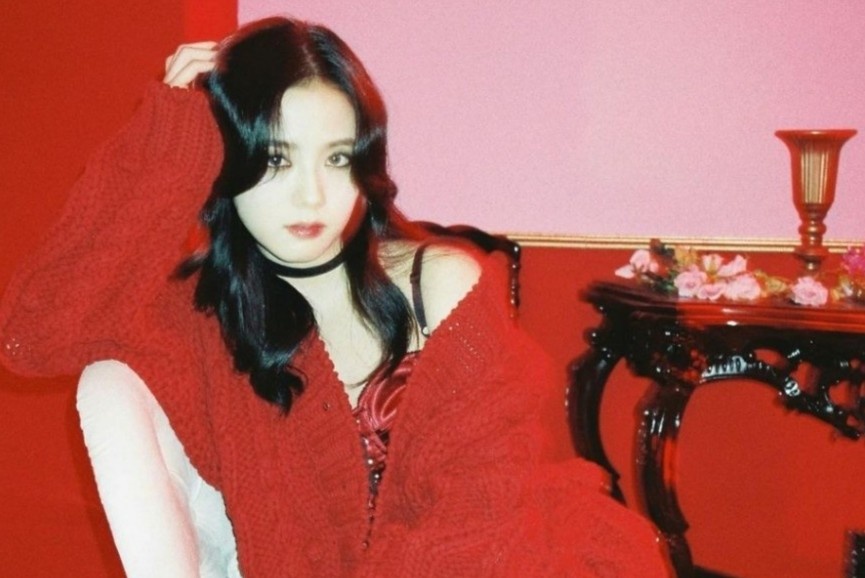 Jisoo (BlackPink) trong the nao khi dien trang phuc dat do? hinh anh