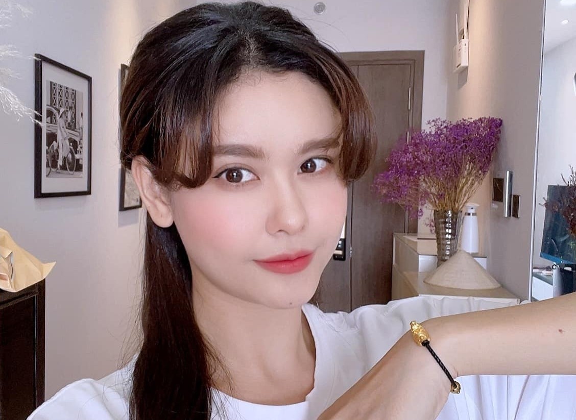 Sao Viet mua vang ngay via Than Tai hinh anh