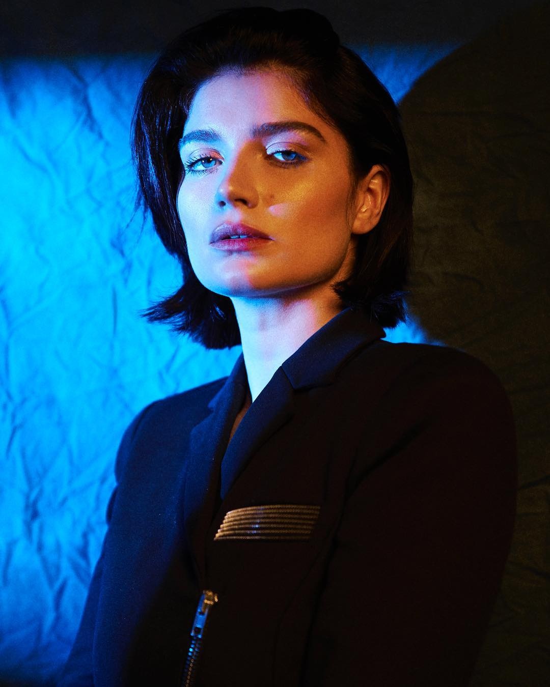 Behind her eyes anh 4