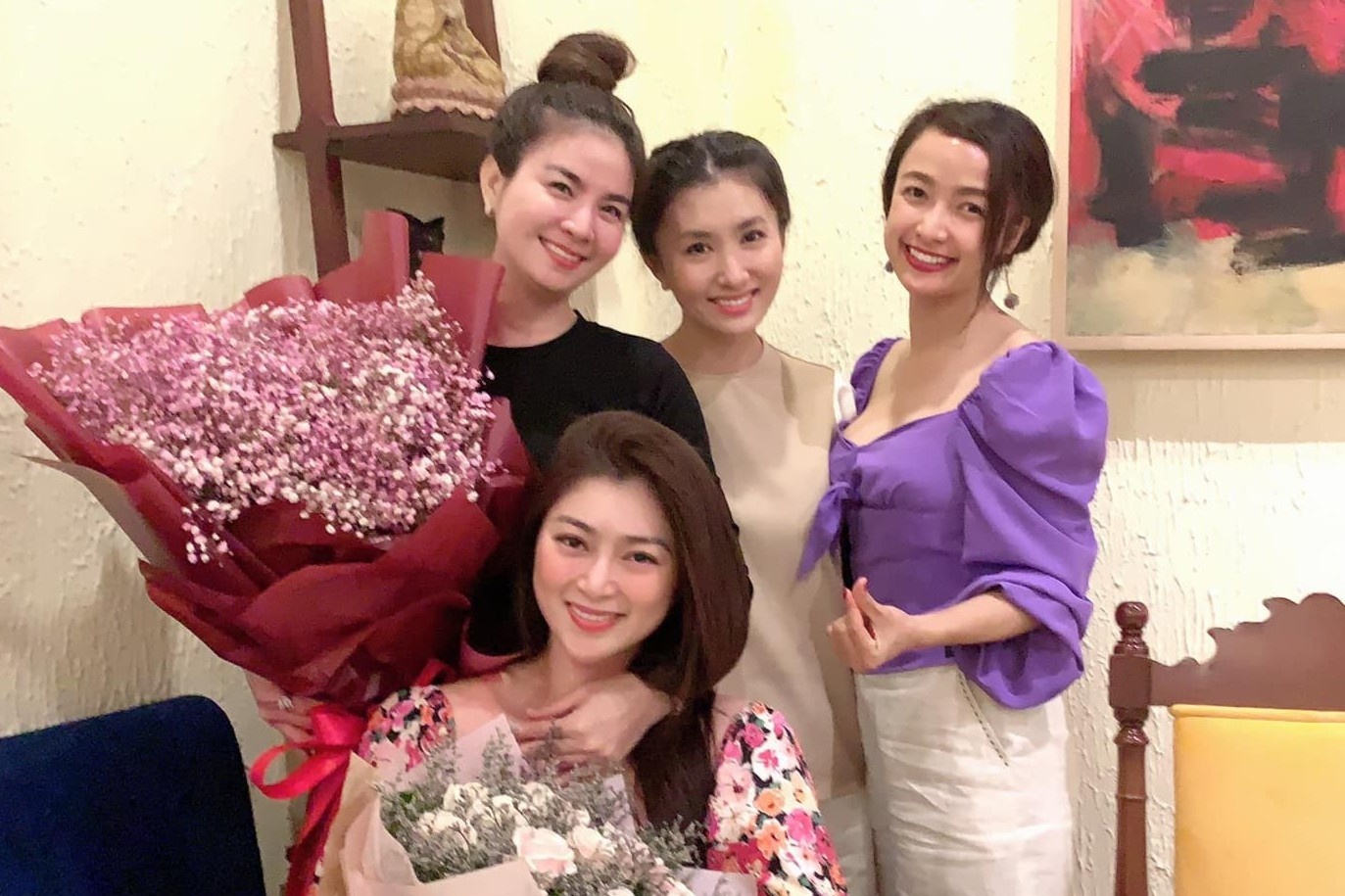 Kha Ly khoc khi hoi tu dan dien vien 'Cong mat troi' hinh anh