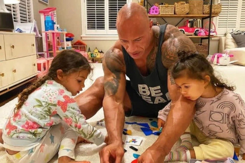 Hinh anh 'bim sua' cua The Rock hinh anh