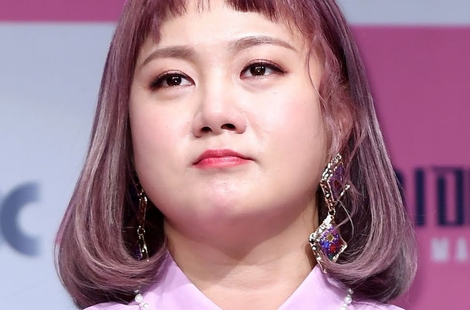 Nu dien vien hai bi chi trich vi co loi le tho tuc voi KAI (EXO) hinh anh