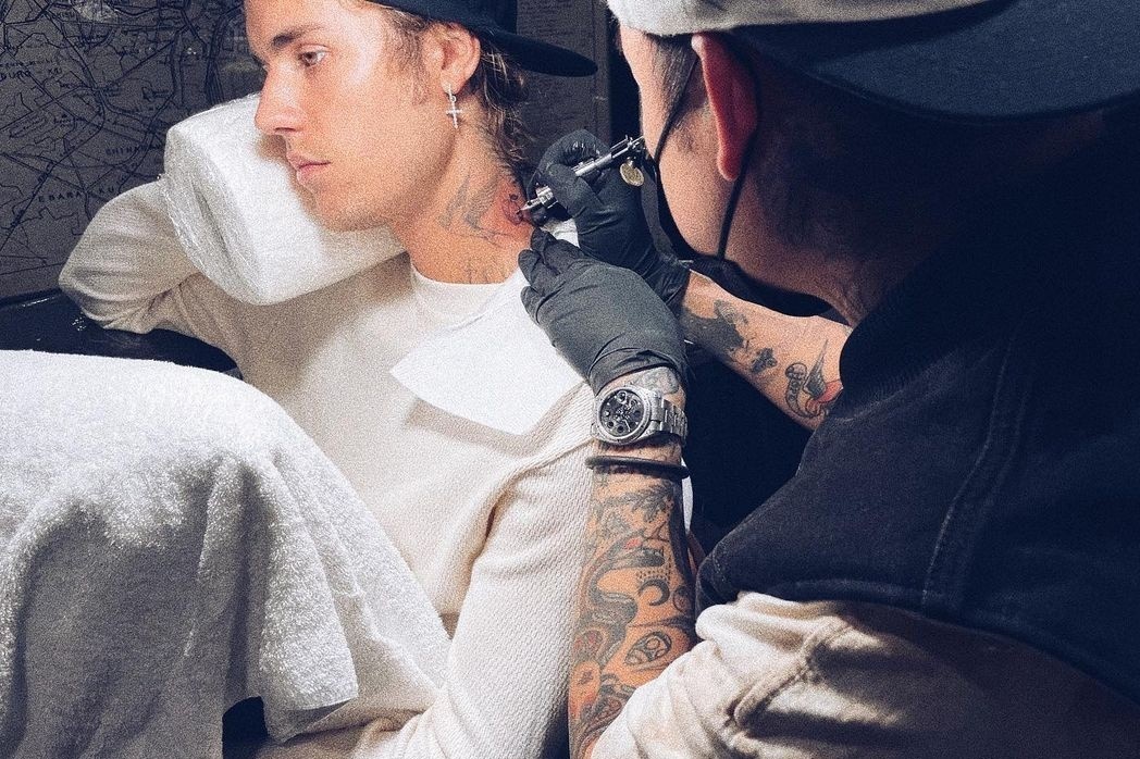 Justin Bieber co them hinh xam, pha vo loi hua voi vo hinh anh