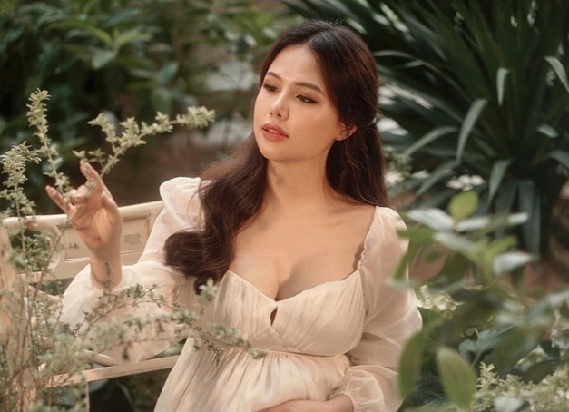 Phanh Lee mang thai con dau long hinh anh