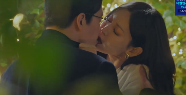 Nhieu nghe si Han mat binh tinh khi xem canh hon cua ban doi tren phim hinh anh