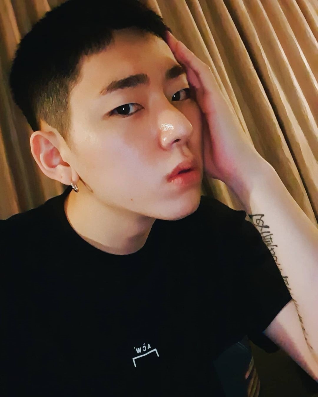 sao Kpop tra no cho gia dinh anh 4