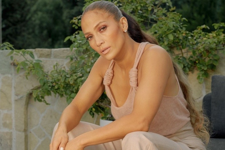 Nha cua Jennifer Lopez thuong xuyen bi ke la lam phien hinh anh