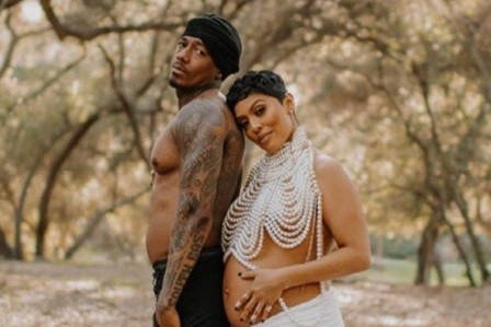 Rapper My don ba con trong sau thang hinh anh